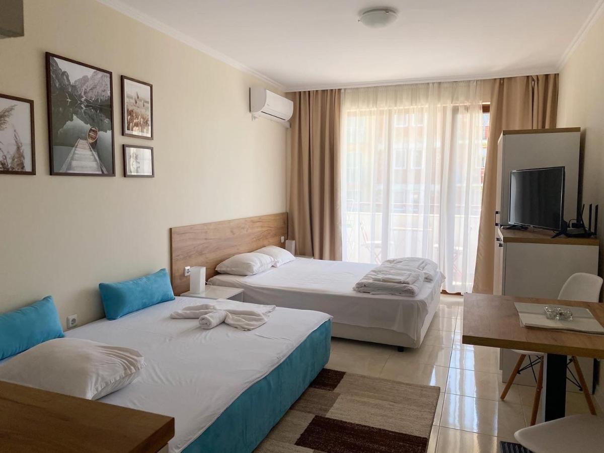 Mm Complex Aparthotel Primorsko Exteriör bild