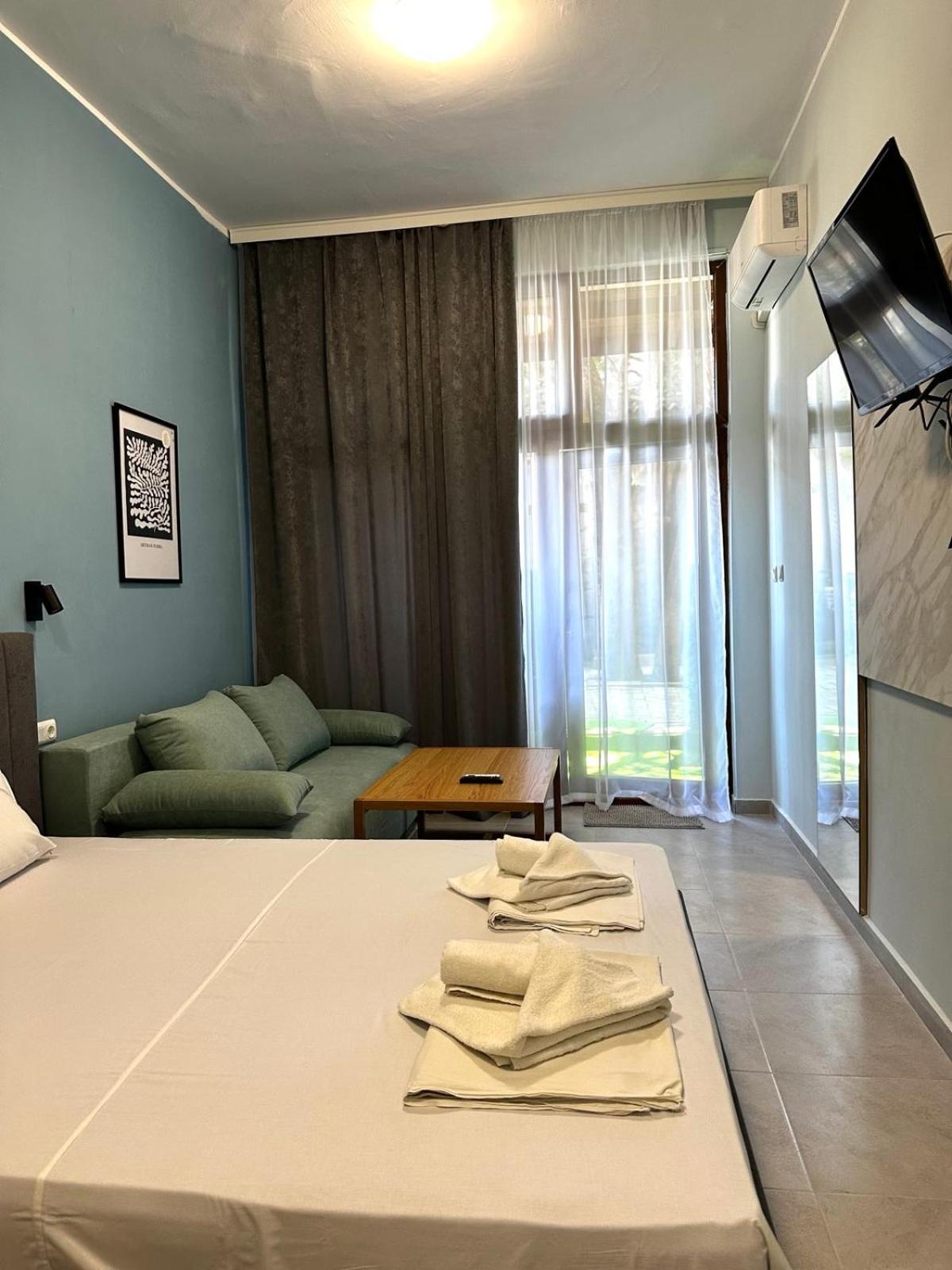 Mm Complex Aparthotel Primorsko Exteriör bild