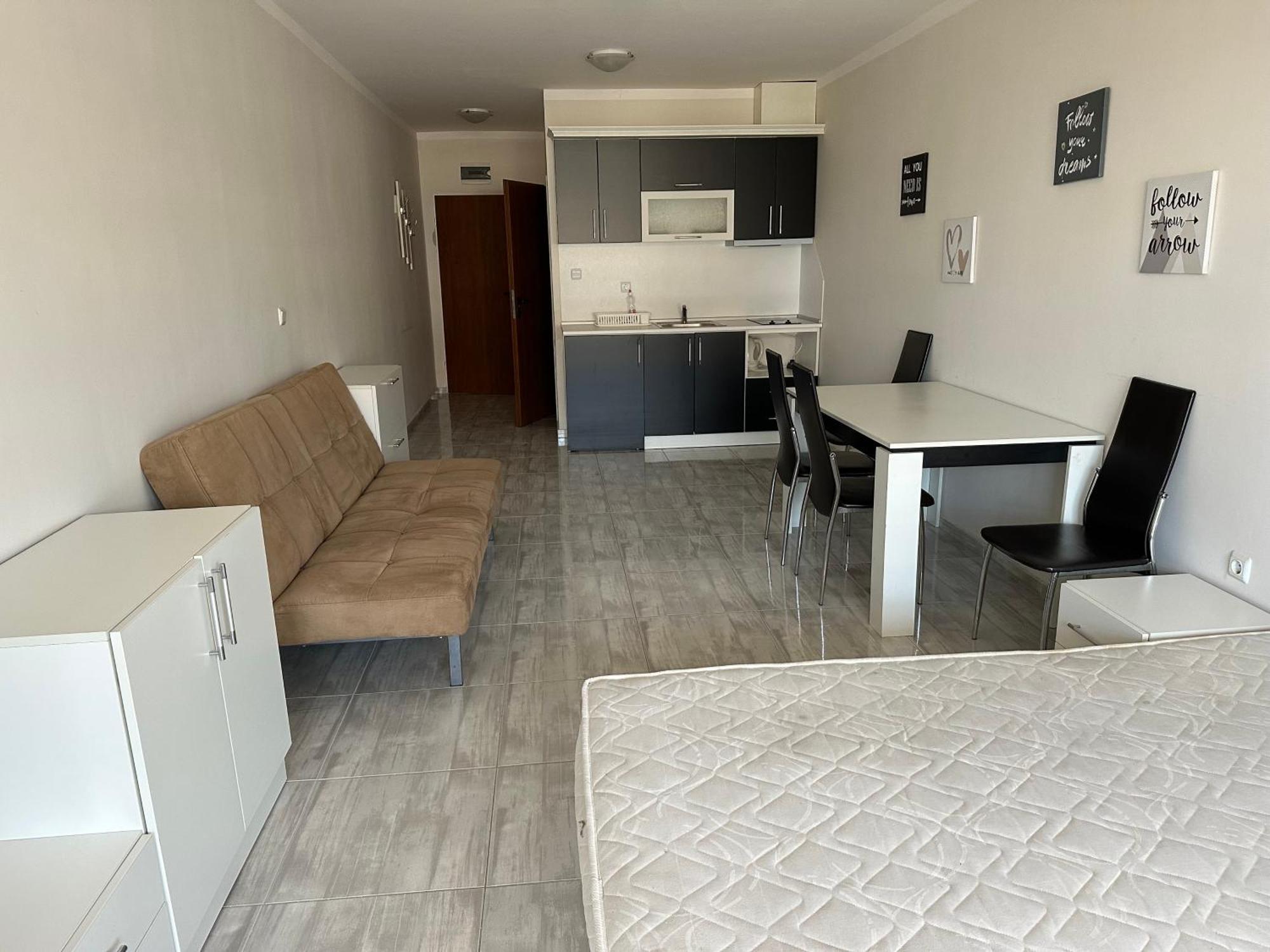 Mm Complex Aparthotel Primorsko Exteriör bild
