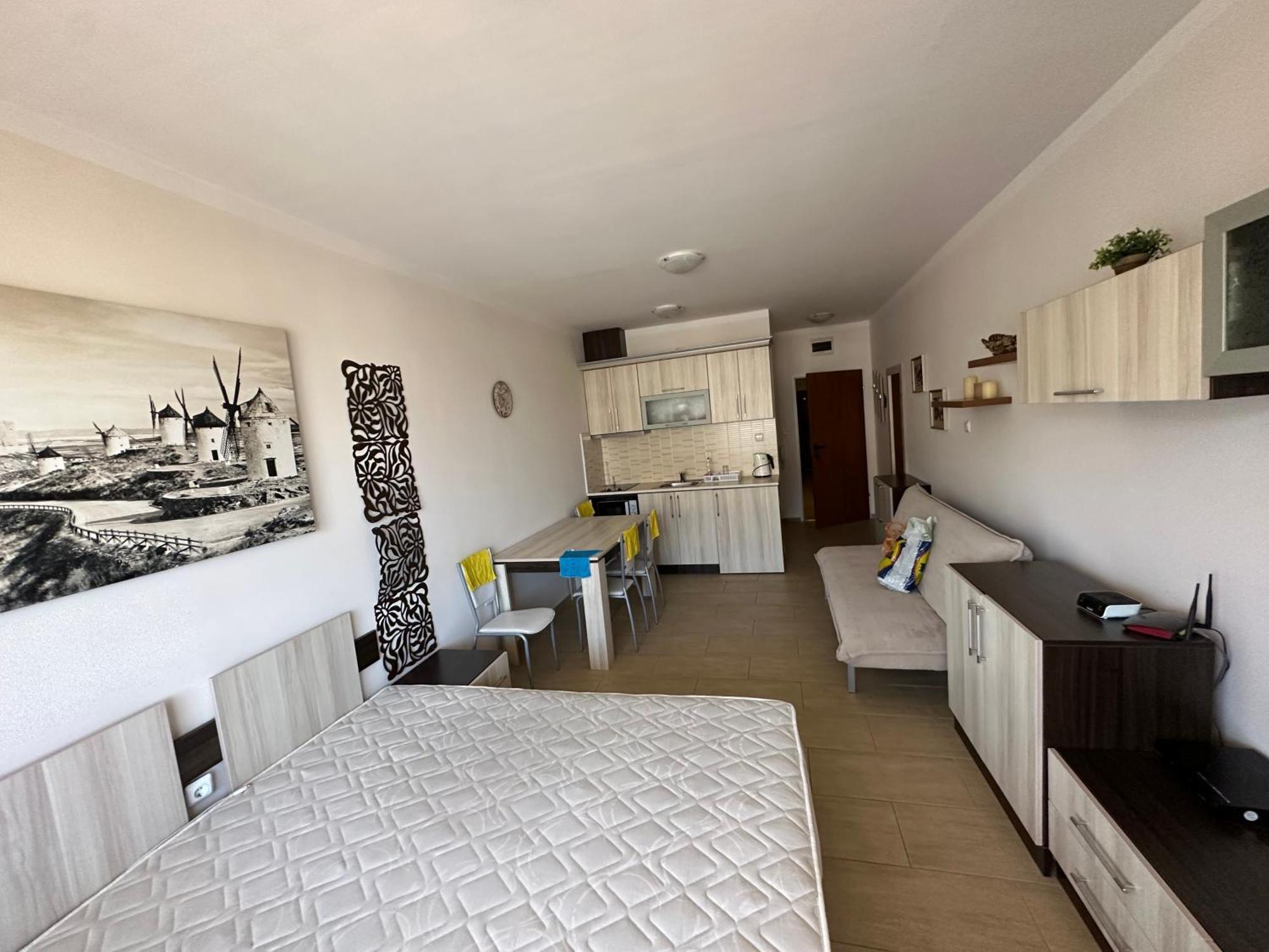 Mm Complex Aparthotel Primorsko Exteriör bild