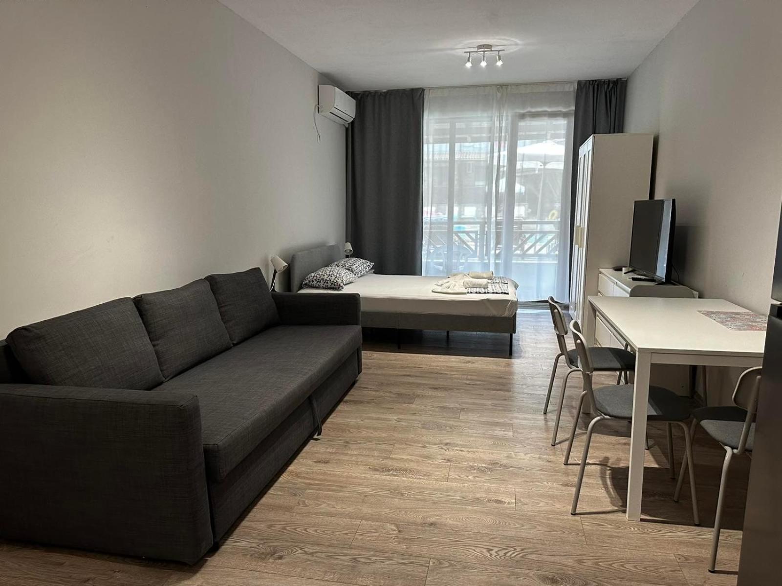 Mm Complex Aparthotel Primorsko Exteriör bild